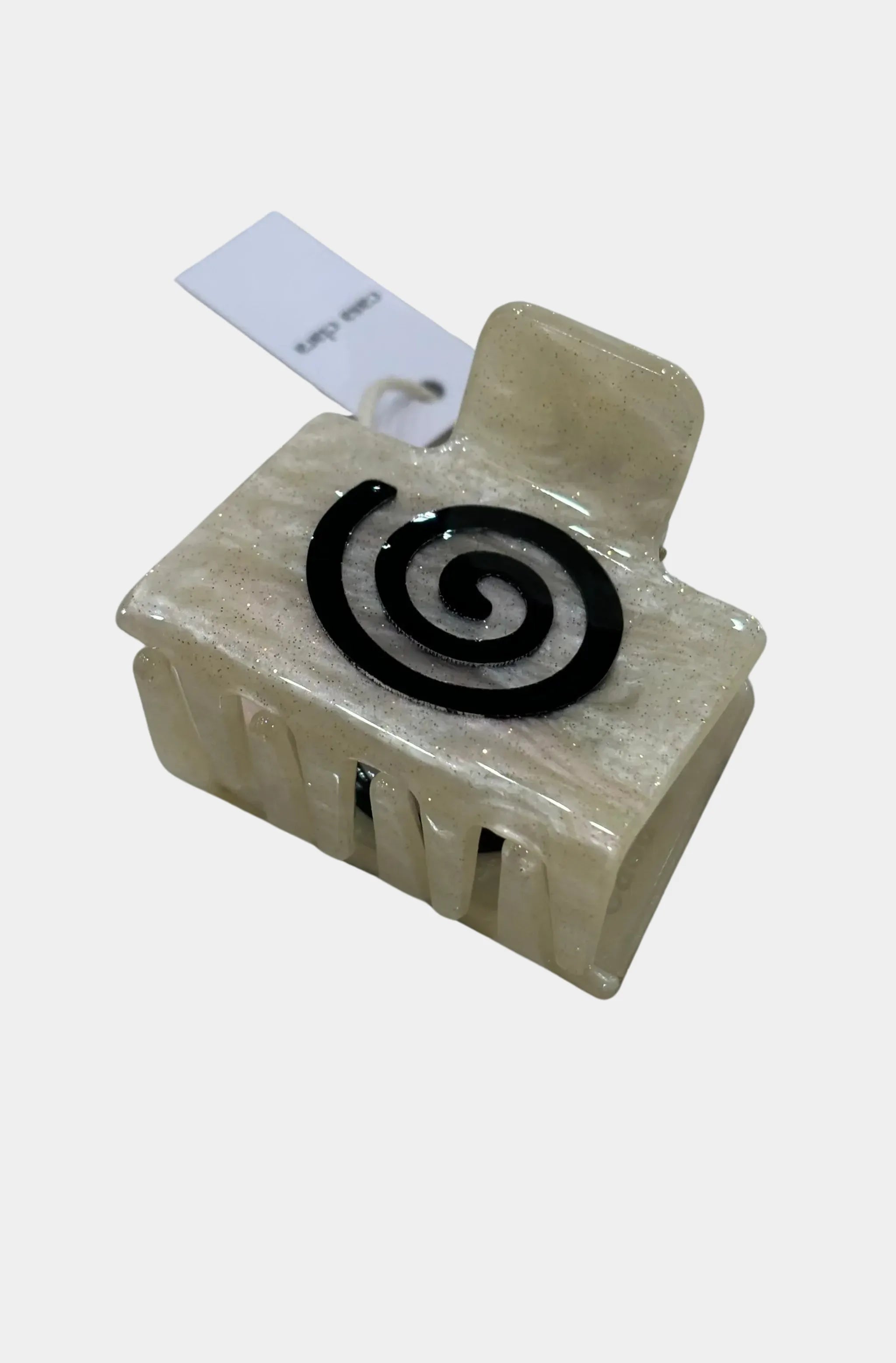 Pia Clip