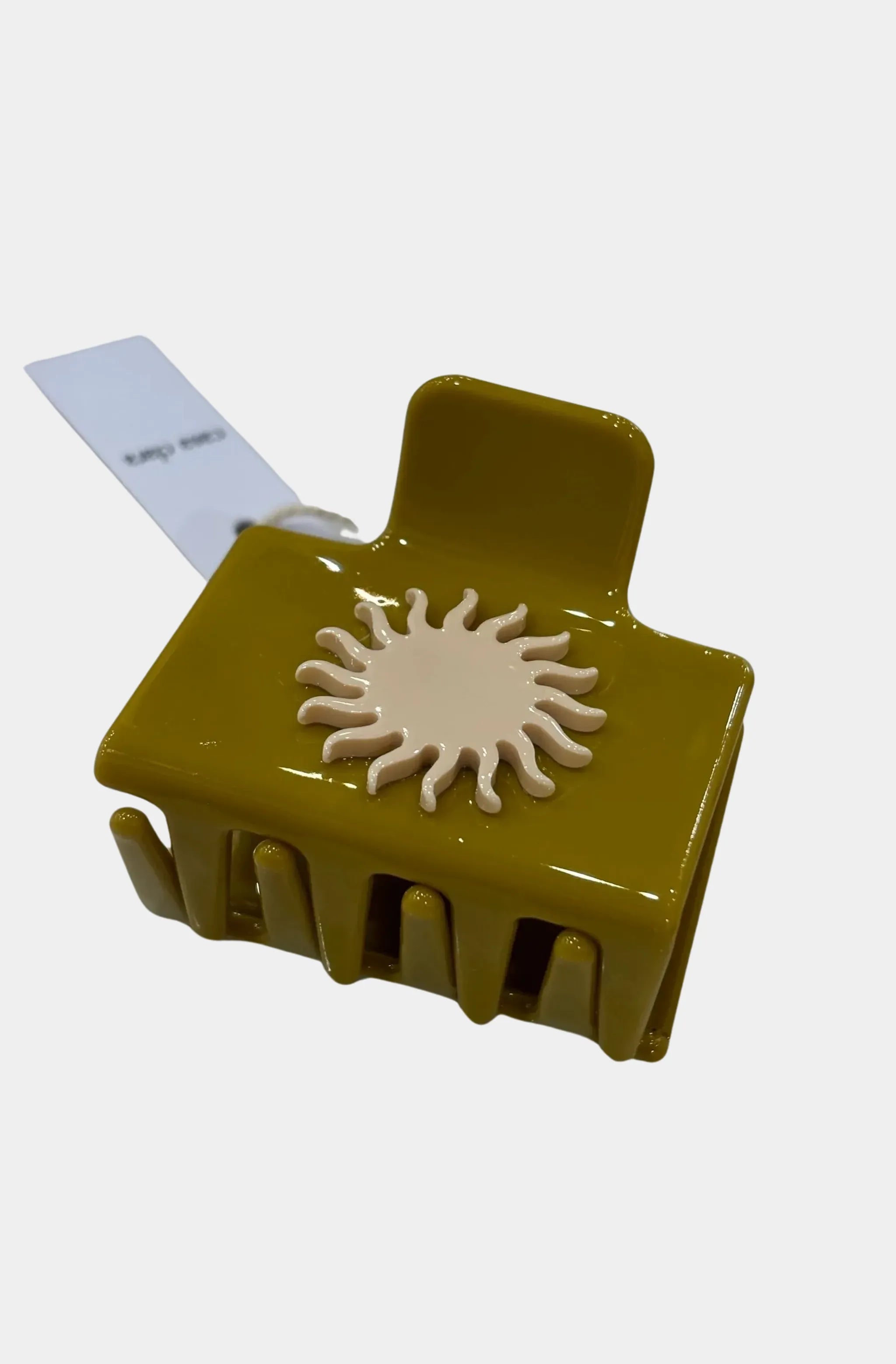 Pia Clip